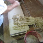 山ろく本店 - これが手打ちです！出来上がり！