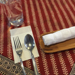 サティヤム - テーブル席の雰囲気