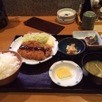 日本海庄や - 豚ロースの味噌カツ定食。
            税込980円。
            旨し。