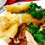 FU MARN LAU RESTAURANT - その後もまだ食べてない物などを追い求めてビアビアしていればズボンのボタン外さないともう食べれない・・・