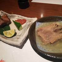 金舌 白金 - 串焼きと茹でタン