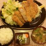 ロースカツ定食・大。