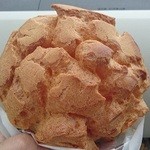 たまご屋 - ジャンボシュークリーム（１３０円）