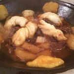 味坊鉄鍋荘 - 羊肉と大根の鍋も赤ワインとよく合う。