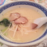 Wan Rakuen - 豚骨ラーメン