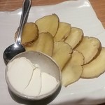 和酒BAL だんない - いぶりがっこ クリームチーズ添え