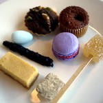 横浜モノリス - 