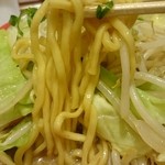 どさん子 - 赤練味噌野菜の麺アップ