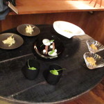 カセント - サーブ前のピンチョス