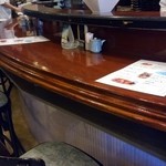 旬菜厨房 海月 - カウンター席。喫煙は出来るみたいでした。