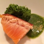 ファニエンテ - サーモンのローストバジルソース