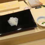 日本橋蛎殻町 すぎた - カワハギ、肝醤油で1