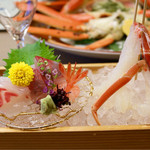 いわし屋 - 旬の作り（蟹刺入り）