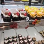 ソラリアステージの地下にある期間限定のカップケーキのお店です 天神 Jiji Cup Cakes 神戸 天神店 By Mayupapa 閉店 ジジ カップ ケーキ 神戸 天神店 Jiji Cup Cakes Kobe 天神 ケーキ 食べログ ソラリアステージの地下にある期間限定のカップケーキのお店です 天神 Jiji Cup Cakes 神戸 天神店 By Mayupapa 閉店 ジジ カップ ケーキ 神戸 天神店 Jiji Cup Cakes Kobe 天神 ケーキ 食べログ