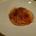 結 - トマトソースのパスタ800円