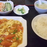 奉天楼 - ランチメニュー(トマトと卵の炒め物)