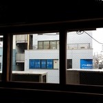 ナングロガル - (2016年2月再々訪)料理が到着すりまで、窓を眺めていた。