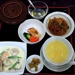 松の樹 - ランチスペシャル1000円！（これに蒸し餃子などがつきます）