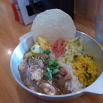 スパイス ラボ ブースト - とり１号、９００円。