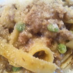 鶏挽き肉とキノコのラグーソースの自家製タリアテッレ　アップ