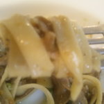 鶏挽き肉とキノコのラグーソースの自家製タリアテッレ　アップ