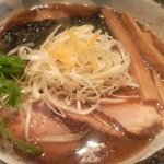 いち井 - 焼アジだし・醤油ラーメン８００円＋チャーシュー２００円