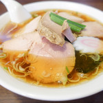 Hatsune - 透き通るスープチャーシューワンタンメン麺