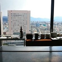 ステーキハウス神石 - 眼下にＪＲの線路が見えますよ