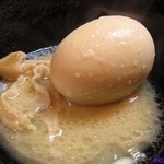 もつ焼き じんちゃん - 煮玉子