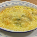 素人料理のぶ - ポテサラにチーズをのっけてオーブンへ