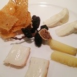 ヴィア パーチェ - チーズの3種盛り合わせ