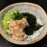 寿司栄 - かわはぎは「きも・あさつき・海苔」を混ぜたもので頂きます。