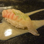 まずは鯛☆岩塩を振り、かぼすを絞ってあります。