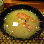 ちとせ鮨 - ボタン海老の頭を使ったお味噌汁☆いい出汁が出ています。