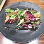 ベルトラン ラーシェ ル ブルターニュ 神楽坂 - フランス産フォアグラのポワレのガレット、リンゴのサラダ添え
　ドライいちぢく、くるみ、自家製セルティックヴィネガーで
