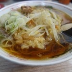 うどんのいなや - 中華そば+かき揚げ