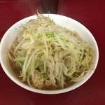 ラーメン二郎 - 少なめラーメン700円野菜ニンニク