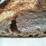 バックシュトゥーベ ツオップ - バゲットカンパーニュ断面