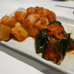 ホルモン串焼き 丸高 - ☆キムチ盛り合わせ☆