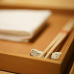 いち太 - 櫡（はし）に箸置（はしおき）