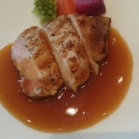 アマンダン セイル - 本日のメイン。豚肉。