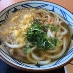 丸亀製麺 - かけ（並）に葱と天かすをパラリ。
            2015.10.19