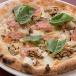 PIZZA PAZZA - 豊富なナポリピッツアが豊富に！