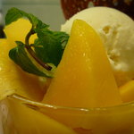マンゴクリームパフェ