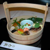 六盛 - 手をけ弁当（2010年夏）