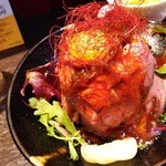 RED MOUNTAIN - 1602_ﾚｯﾄﾞﾏｳﾝﾃﾝ_ﾛｰｽﾄﾋﾞｰﾌ丼＠850円黄身を見えるようにして