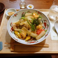 広尾はしづめ - ぷりぷり海老のあんかけかた焼きそば（大盛無料）　1400円