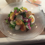 シック プッテートル - 彩り豊かな新鮮さが素晴らしいサラダ。