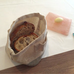 シック プッテートル - 【バケット&バター】可愛らしい袋に入って提供。