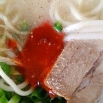 ラーメン　蔵 - 辛子みそ投入